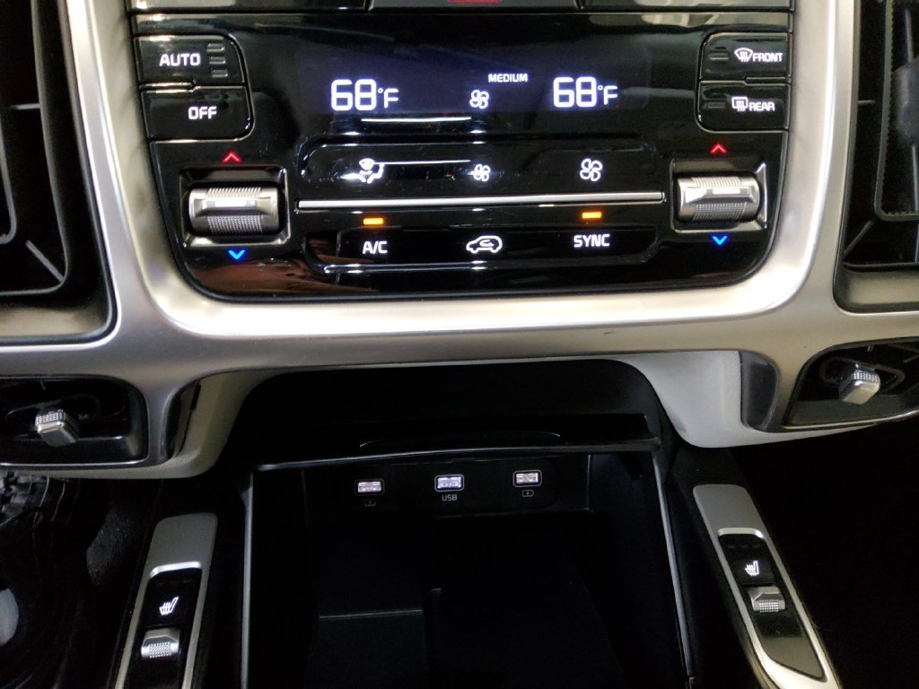 Used 2022 Green Kia S image 27