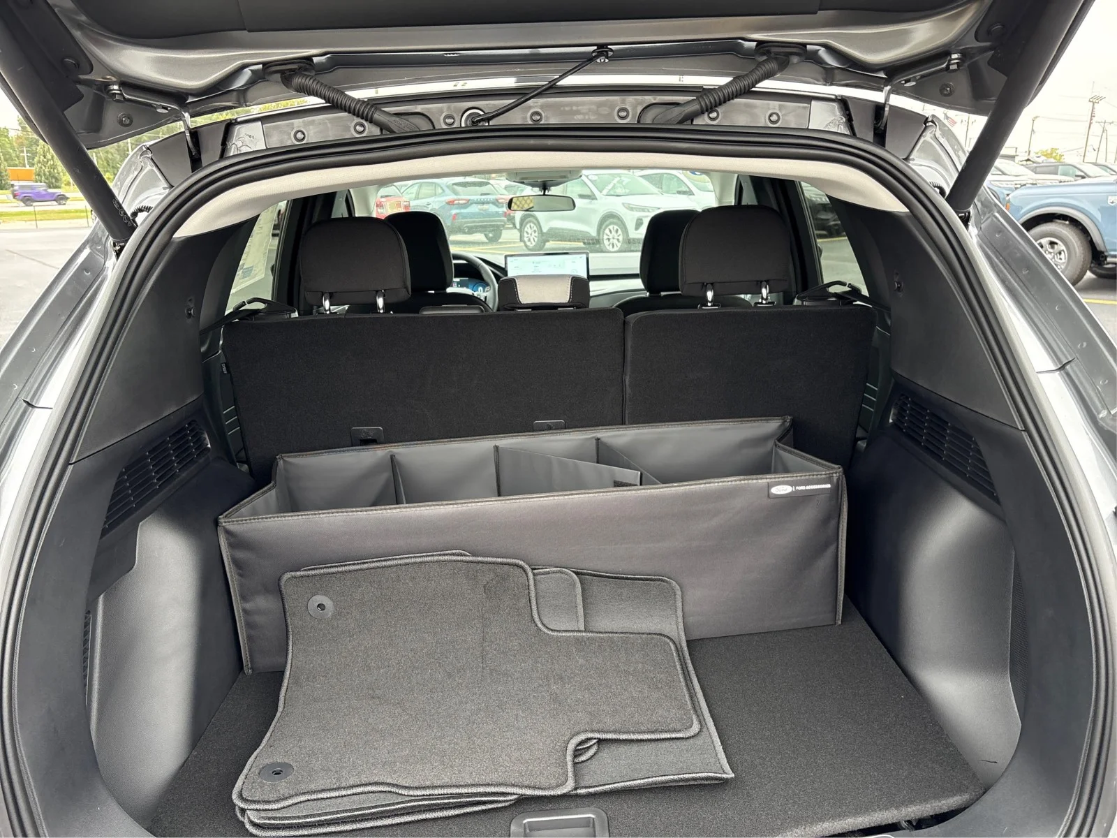 New 2026 CARBONIZED GRAY METALLIC Ford Active image 11