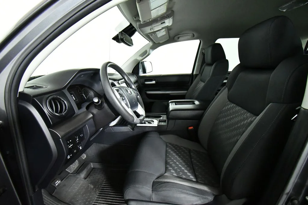 2019 Toyota Tundra SR5 - Photo 5