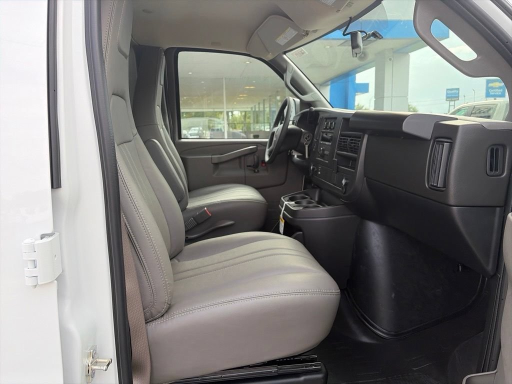2026 Chevrolet Express Cargo Work Van - Photo 8