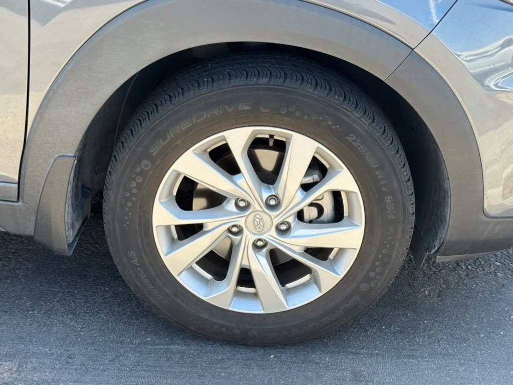 Used 2019 Gray Hyundai SE image 17
