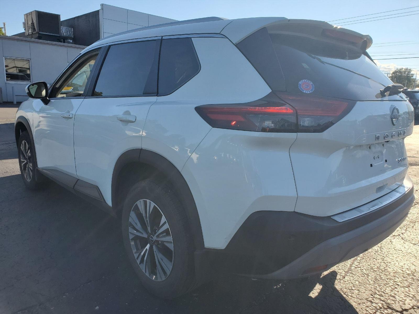 Used 2023 Pearl White Tricoat Nissan SV image 3