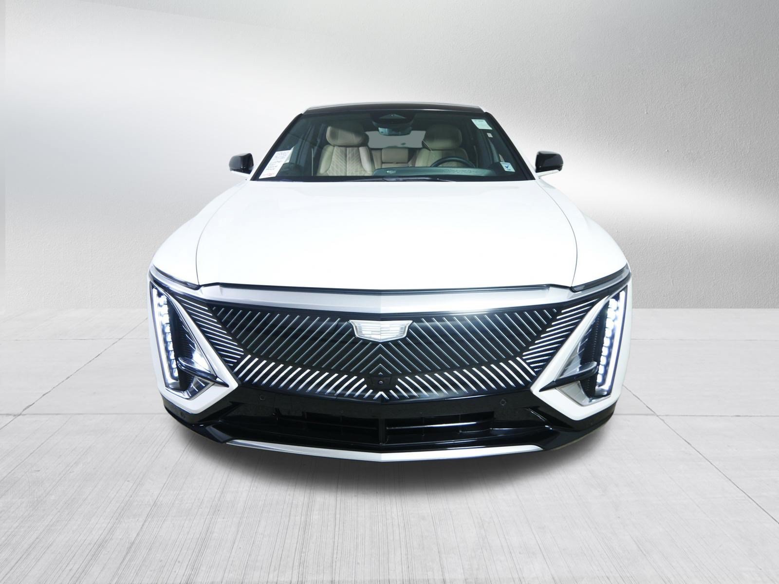 Used 2024 Cadillac LYRIQ Luxury 3 with VIN 1GYKPSRL5RZ121879 for sale in Brooklyn Center, MN
