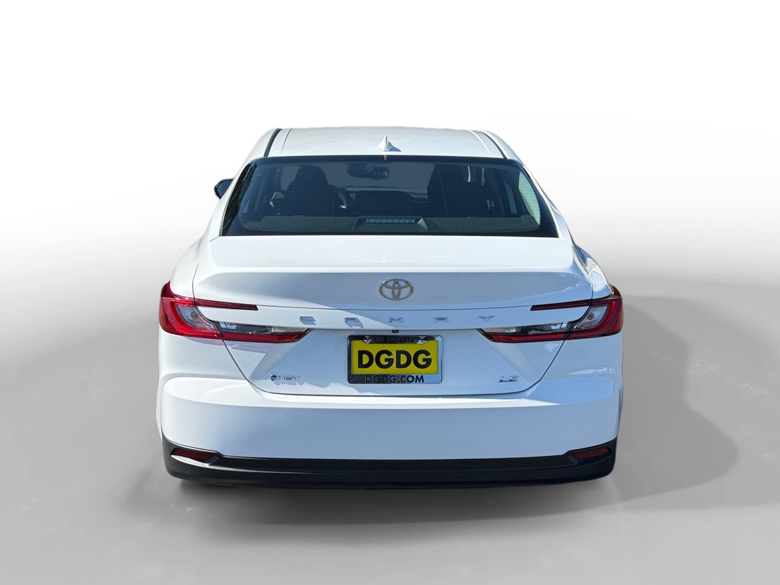 Used 2025 Ice Toyota LE image 4