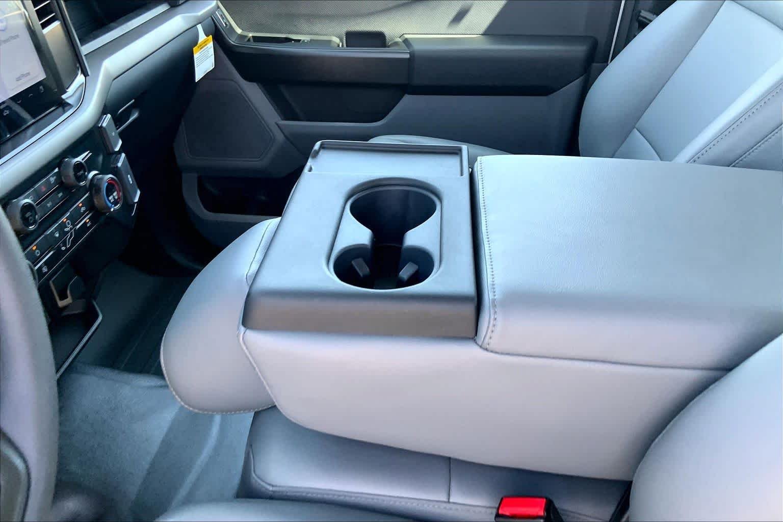 New 2026 Oxford White Ford XL image 7