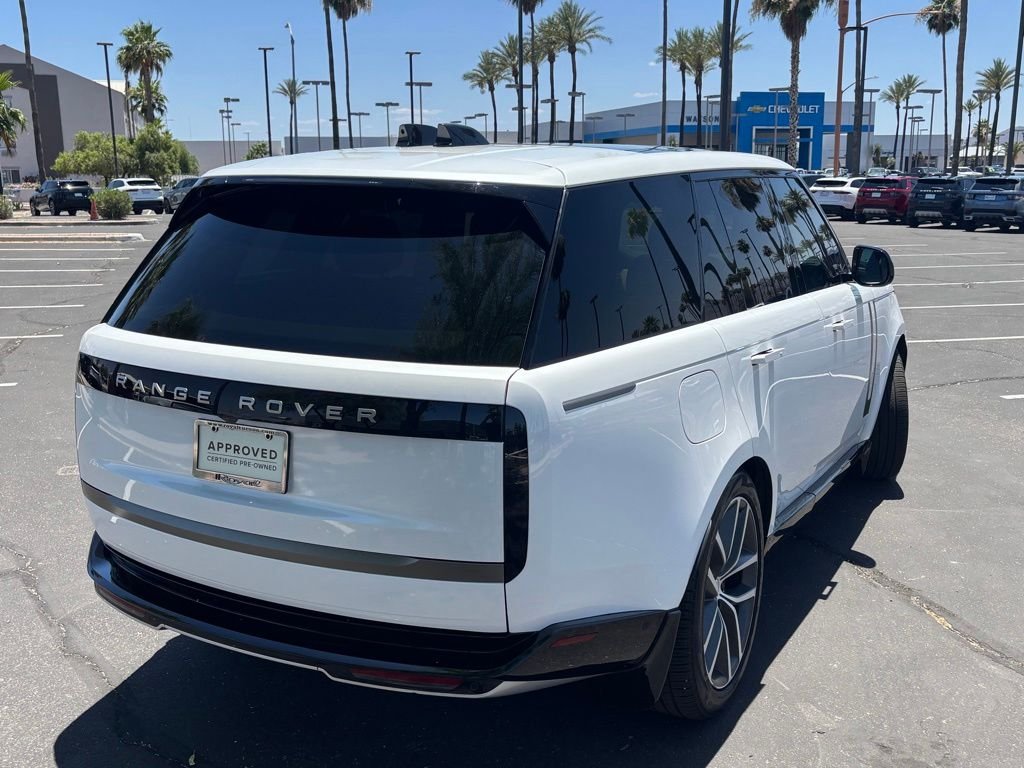 Certified Used 2025 Ostuni Pearl White Premium Metallic Land Rover SE image 9