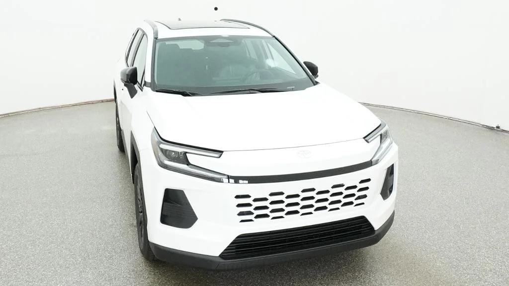 New 2026 Ice Cap Toyota XLE Premium image 8