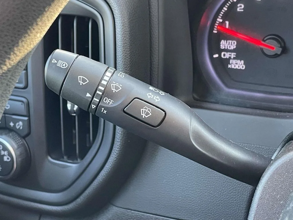 Used 2022 Northsky Blue Metallic Chevrolet Custom image 11