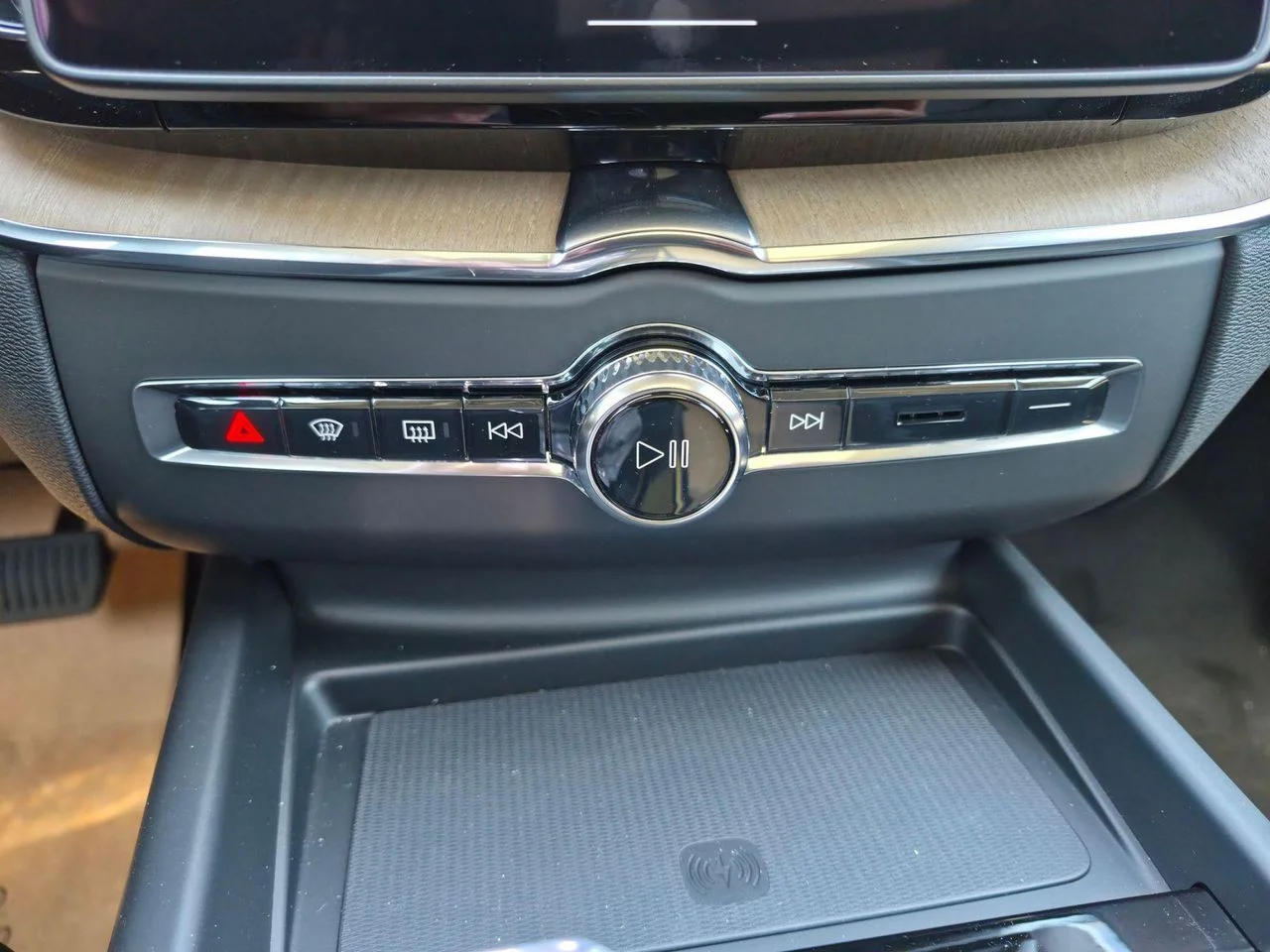 New 2026 Vapour Grey Volvo Ultra image 9