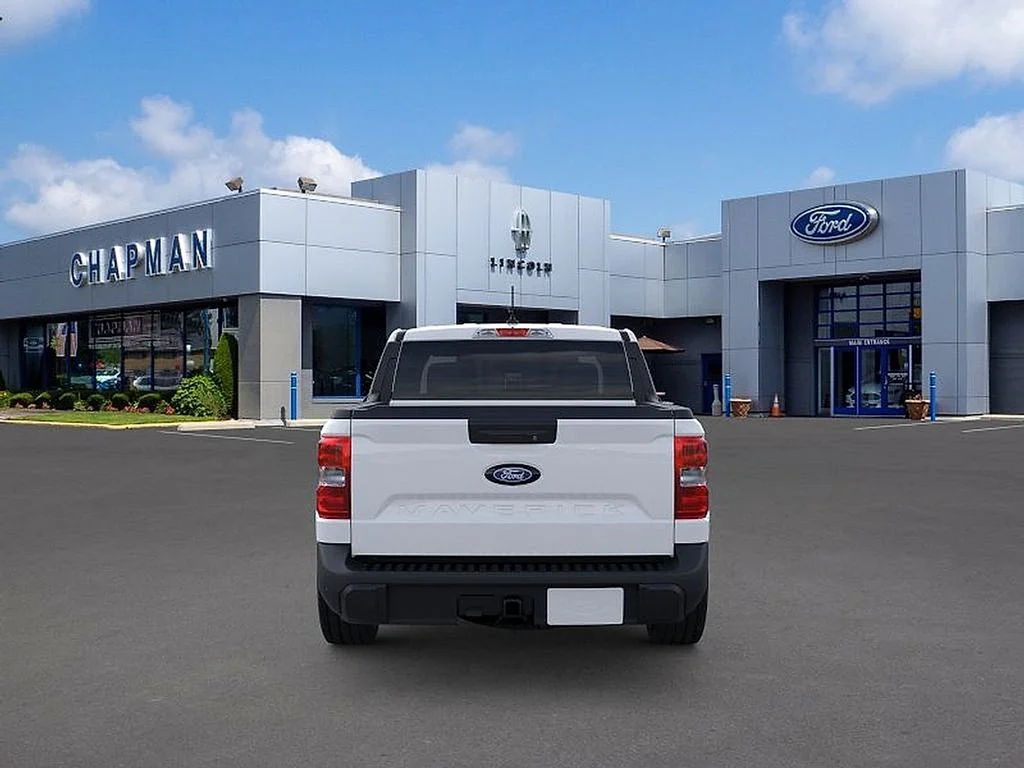 New 2026 Oxford White Ford XLT image 5