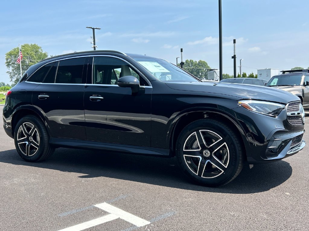 New 2026 Black Mercedes-Benz GLC 300 image 2