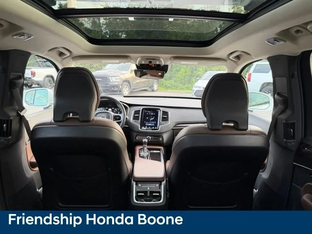 Used 2019 White Volvo T6 Momentum image 43