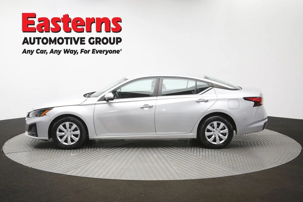 Used 2023 Silver Nissan 2.5 S image 58