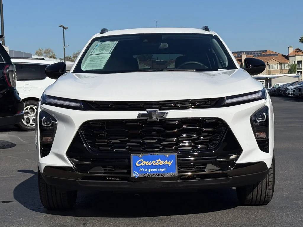 Used 2026 Summit White Chevrolet ACTIV image 4