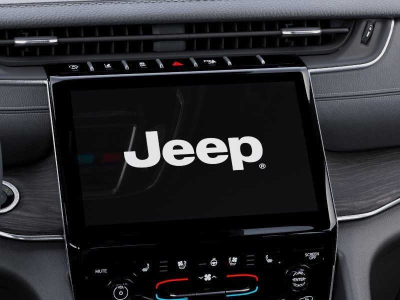 New 2025 Diamond Black Crystal Pearl-Coat Exterior Paint Jeep Limited image 38
