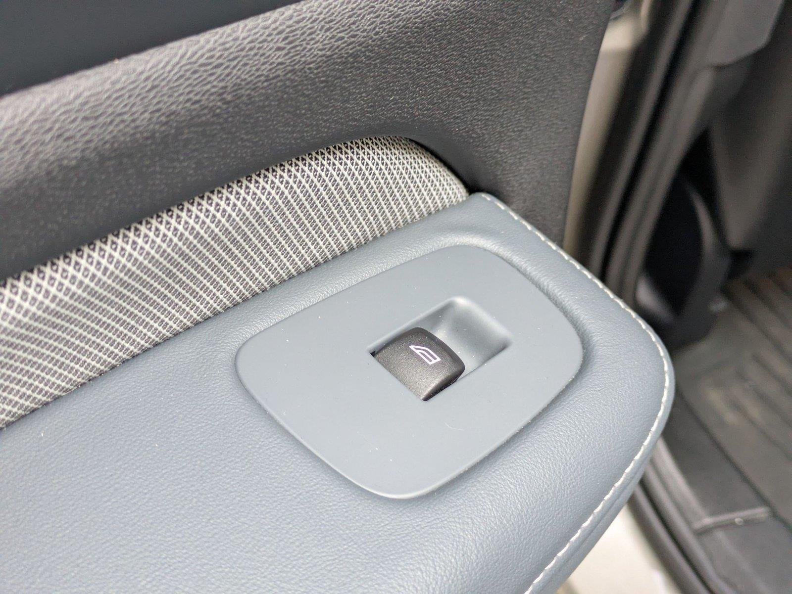 Used 2020 Pebble Grey Metallic Volvo R-Design image 21
