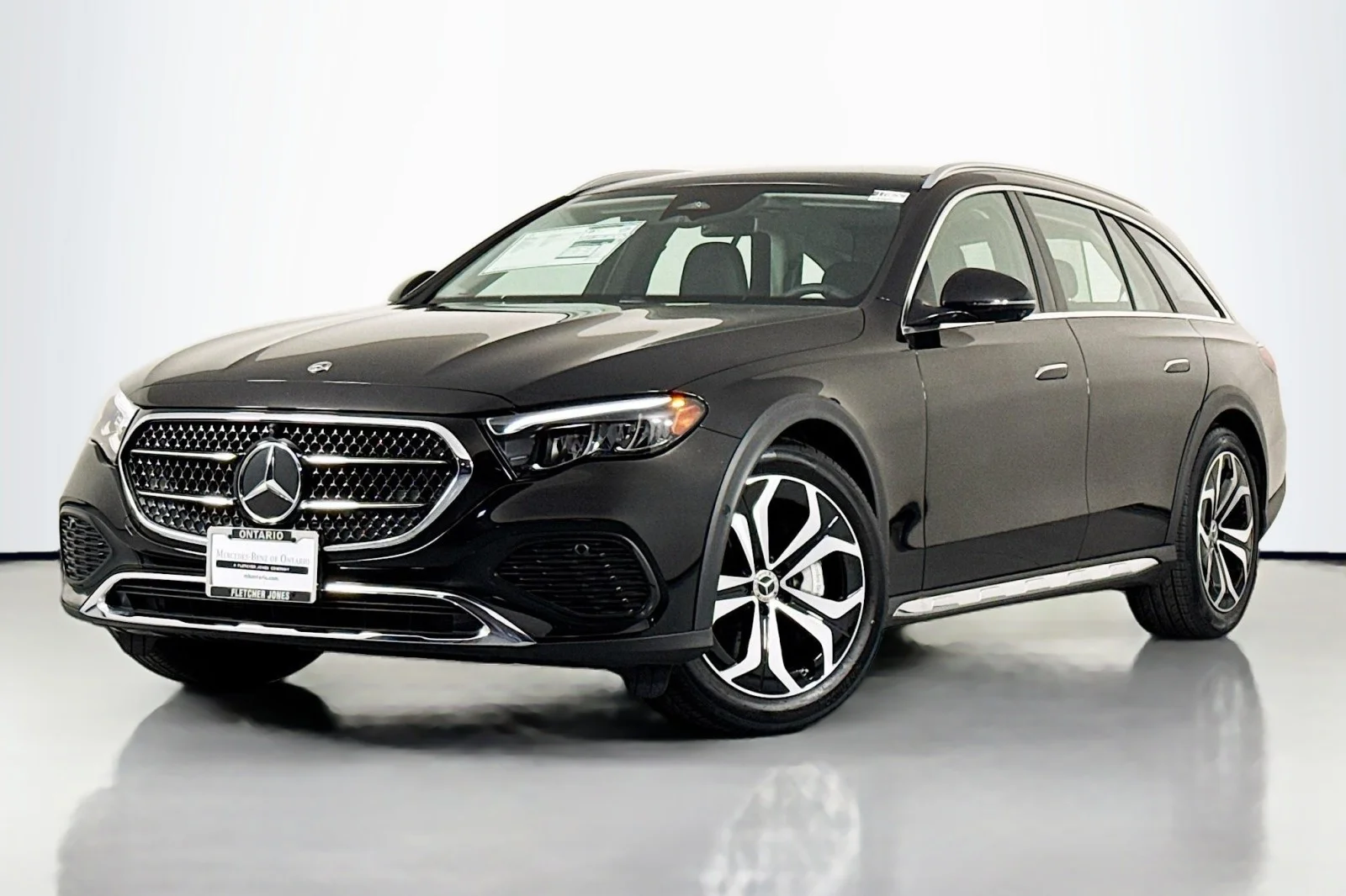 2025 Mercedes-Benz E-Class E450 4MATIC All-Terrain's photo