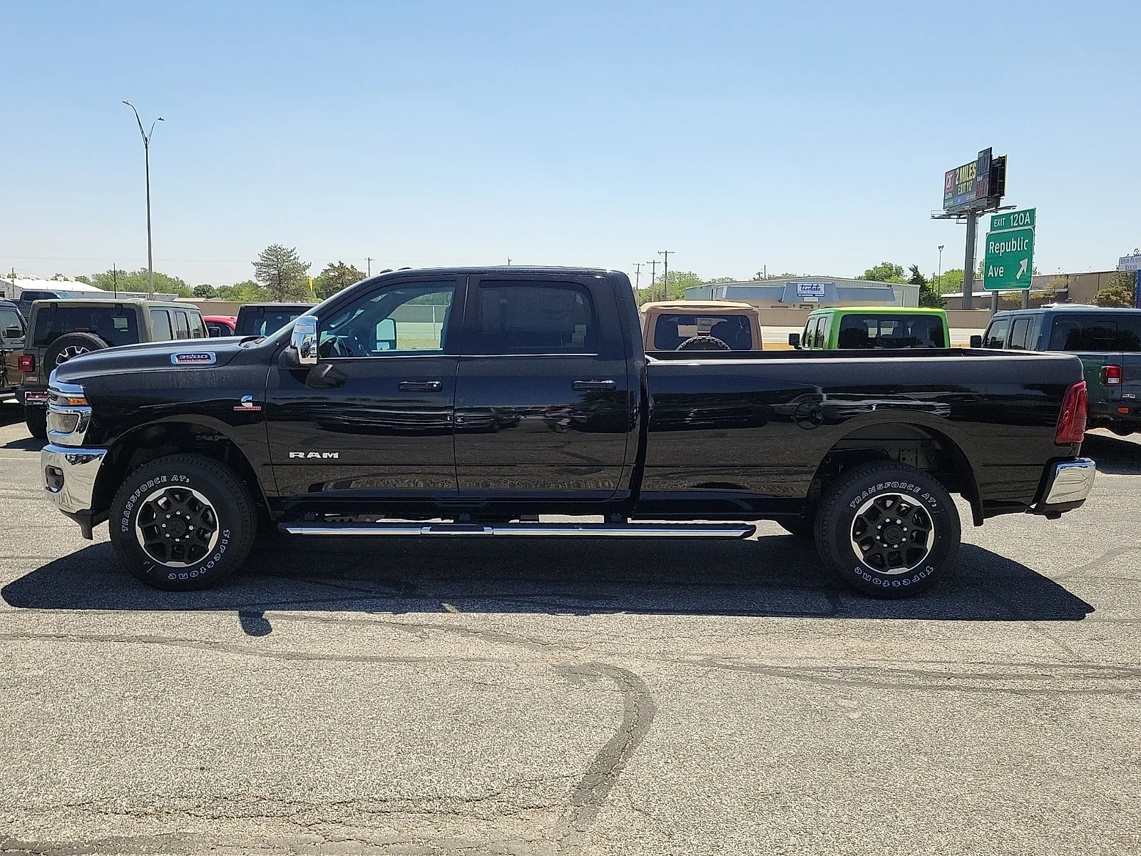 New 2026 Diamond Black Crystal Pearlcoat Ram LARAMIE CREW CAB 4X4 8