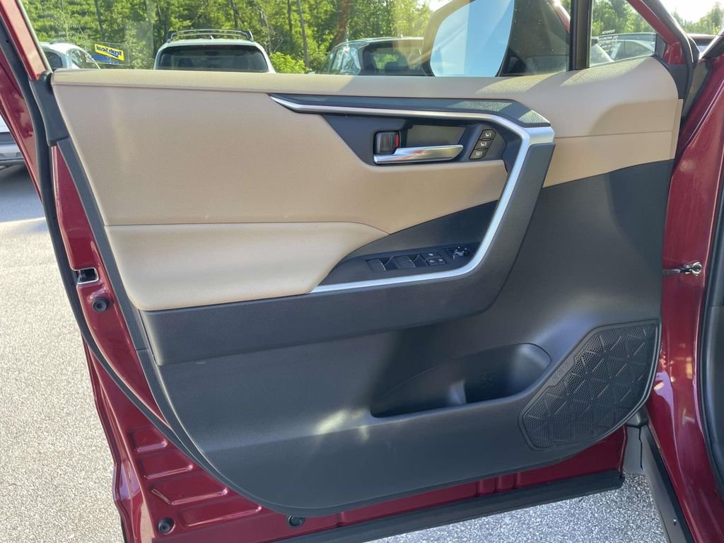 2021 Toyota RAV4 XLE Premium - Photo 5