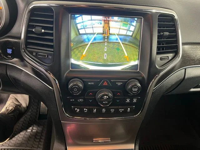 Certified Used 2018 White Jeep Limited image 24