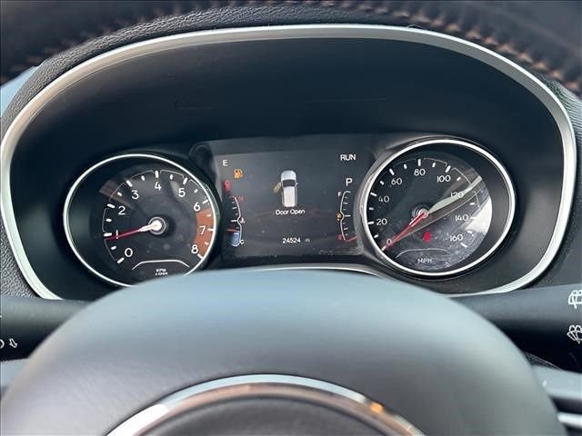 Used 2021 Red Jeep Latitude image 19