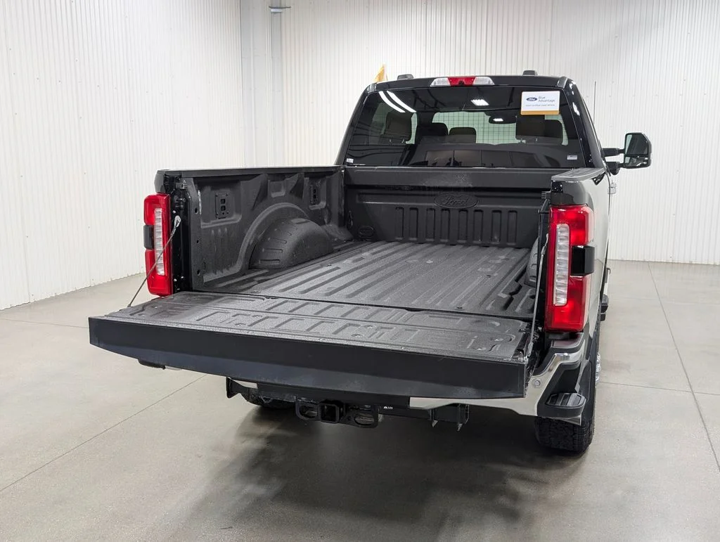 Certified Used 2025 Agate Black Metallic Ford Lariat image 25