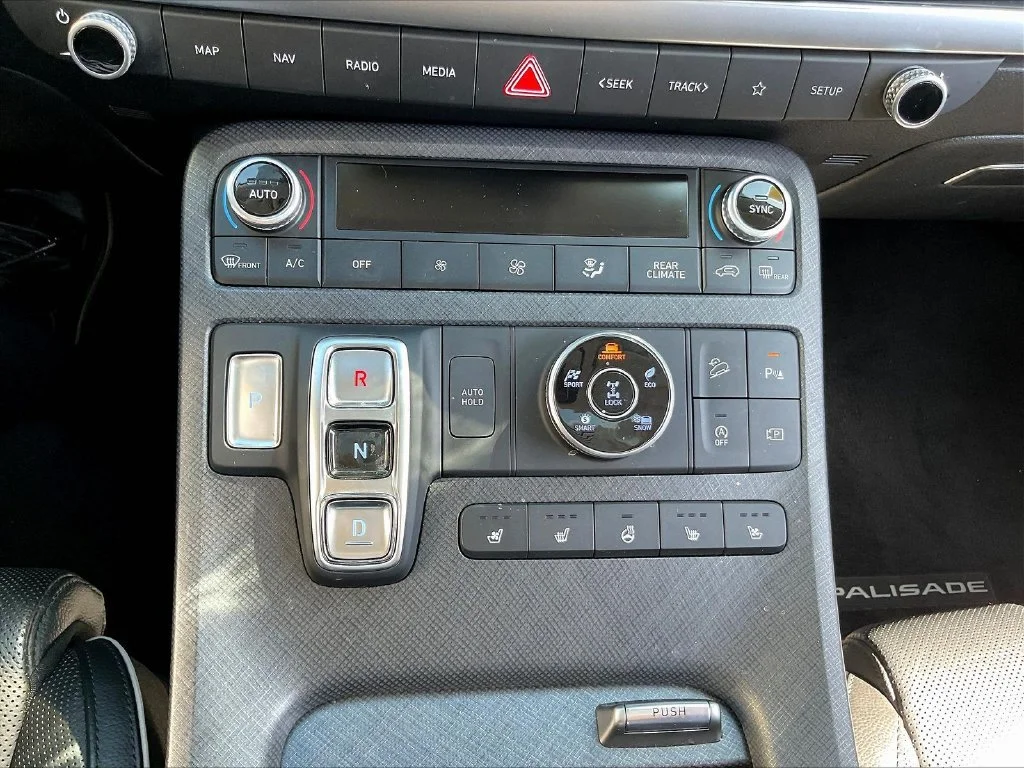 Used 2023 White Hyundai Limited image 17