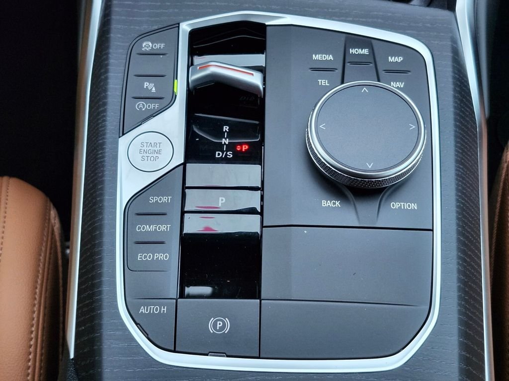 2026 BMW 3 Series 330i - Photo 24