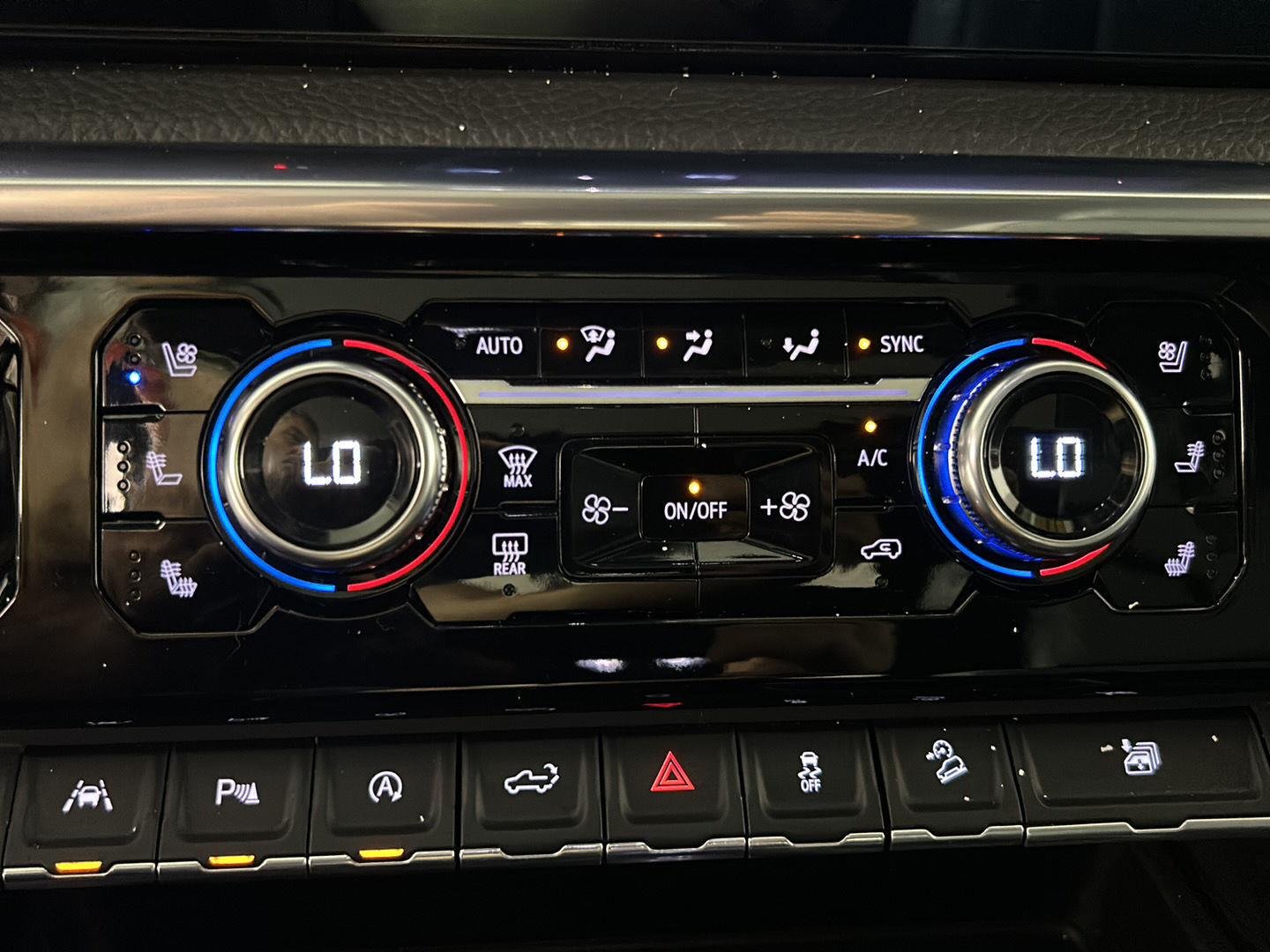 Used 2023 Onyx Black GMC Denali image 21