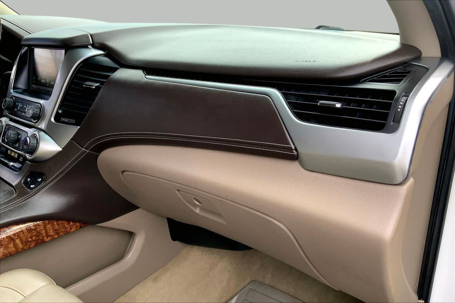 Used 2016 Iridescent Pearl Tricoat Chevrolet LTZ image 18