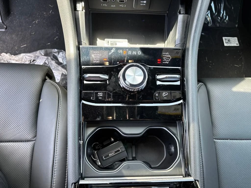 2025 Jeep Grand Cherokee Overland - Photo 20