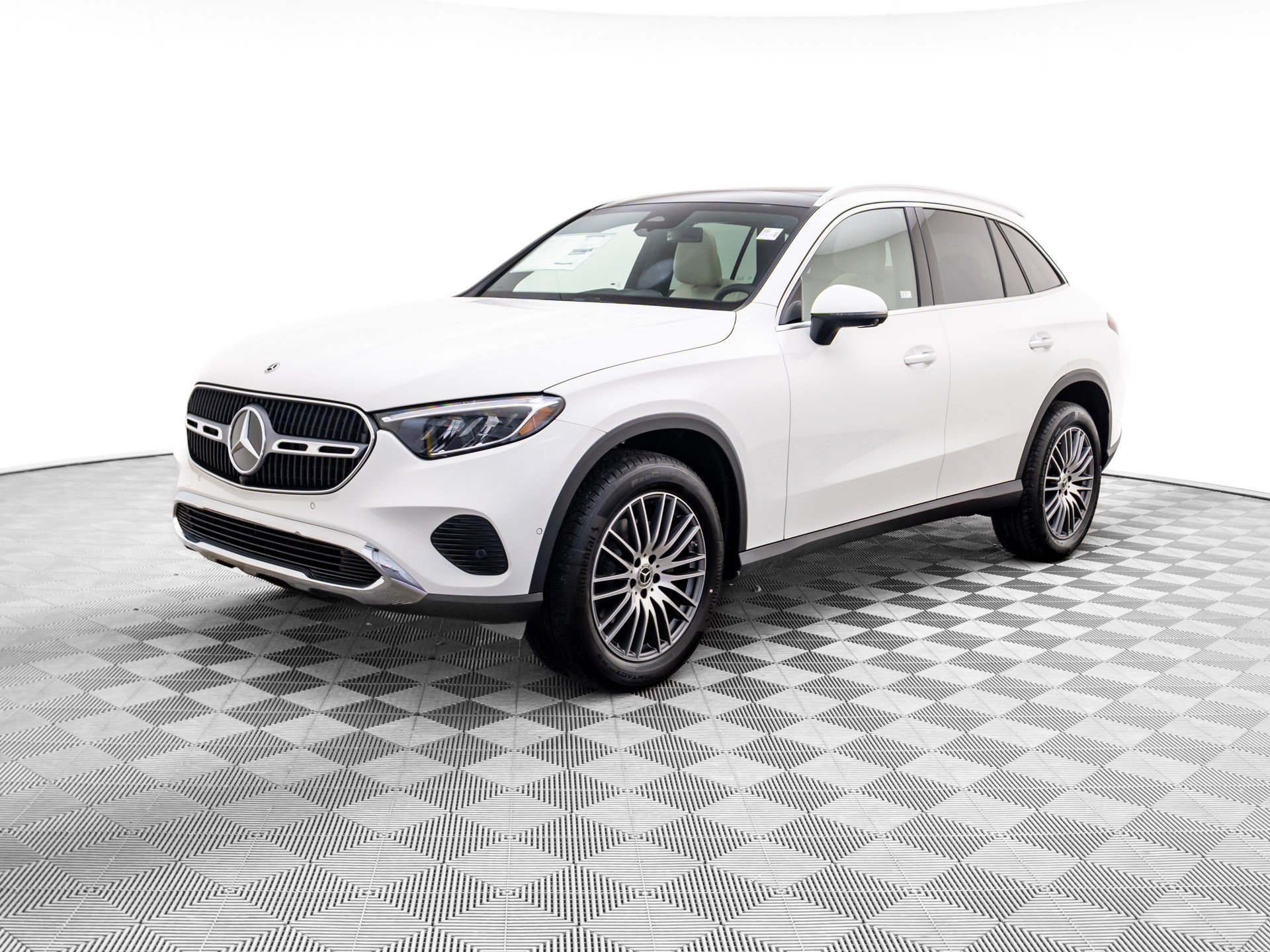 New 2026 White Mercedes-Benz GLC 300 image 38