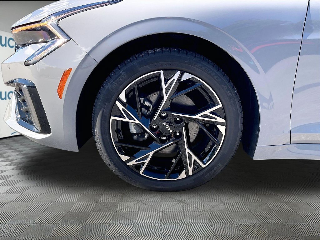 Used 2025 Wolf Gray Kia GT-Line image 7