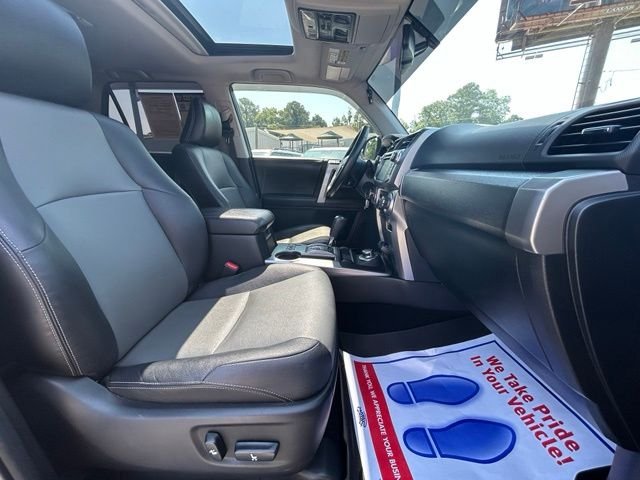 Used 2016  Toyota SR5 Premium image 10