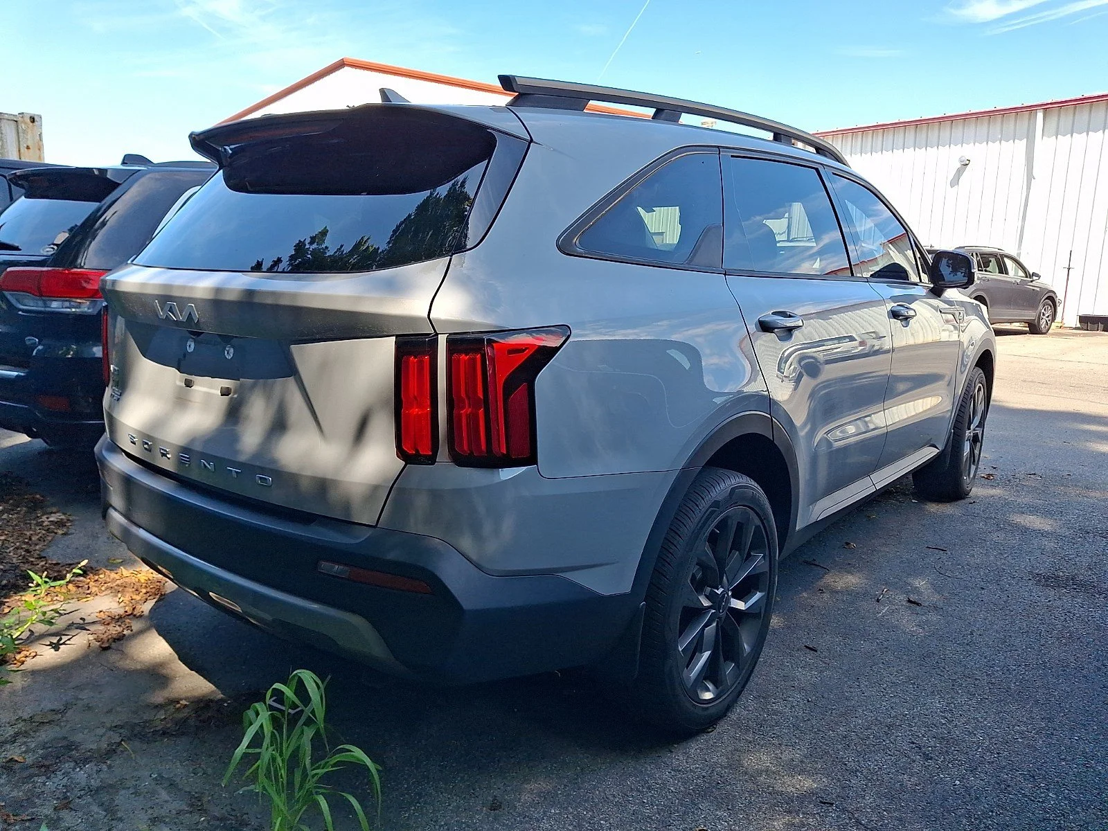 Used 2022 Wolf Gray Kia X-Line SX Prestige image 4