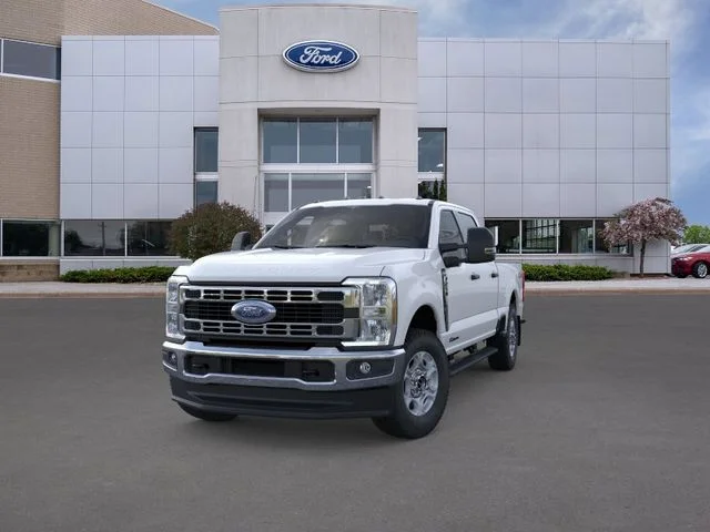 New 2026 Oxford White Ford XLT image 2