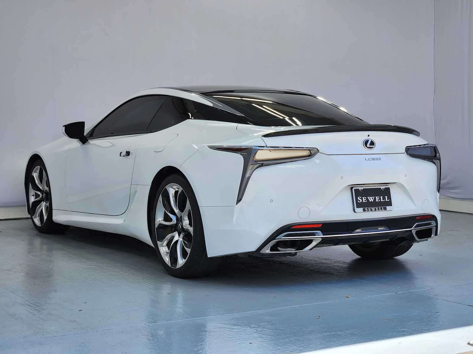 Used 2018 Ultra White Lexus  image 3
