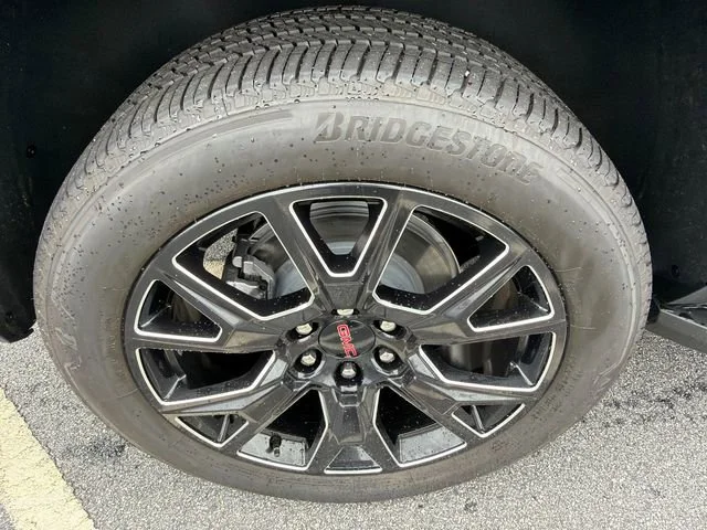 Used 2026 Onyx Black GMC Elevation image 17
