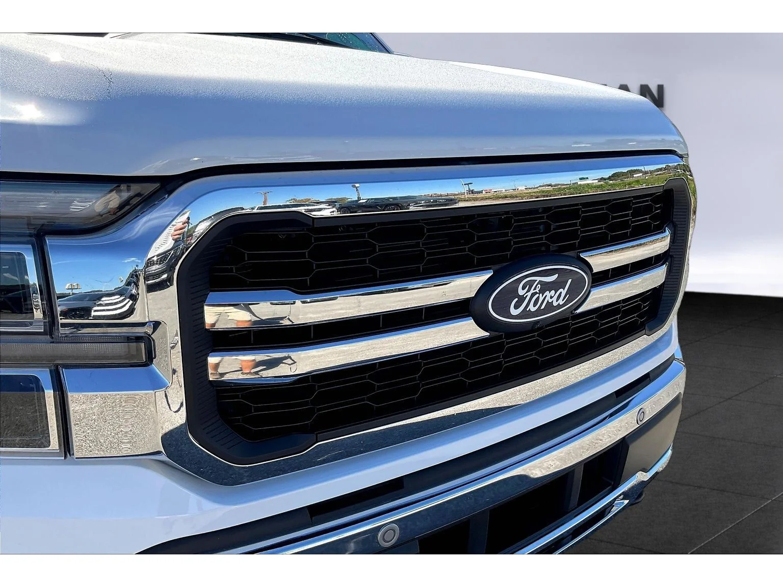 Used 2025 White Ford LARIAT image 20