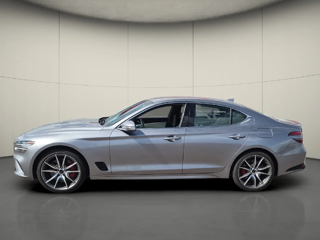Used 2025 Silver Genesis 2.5T image 4