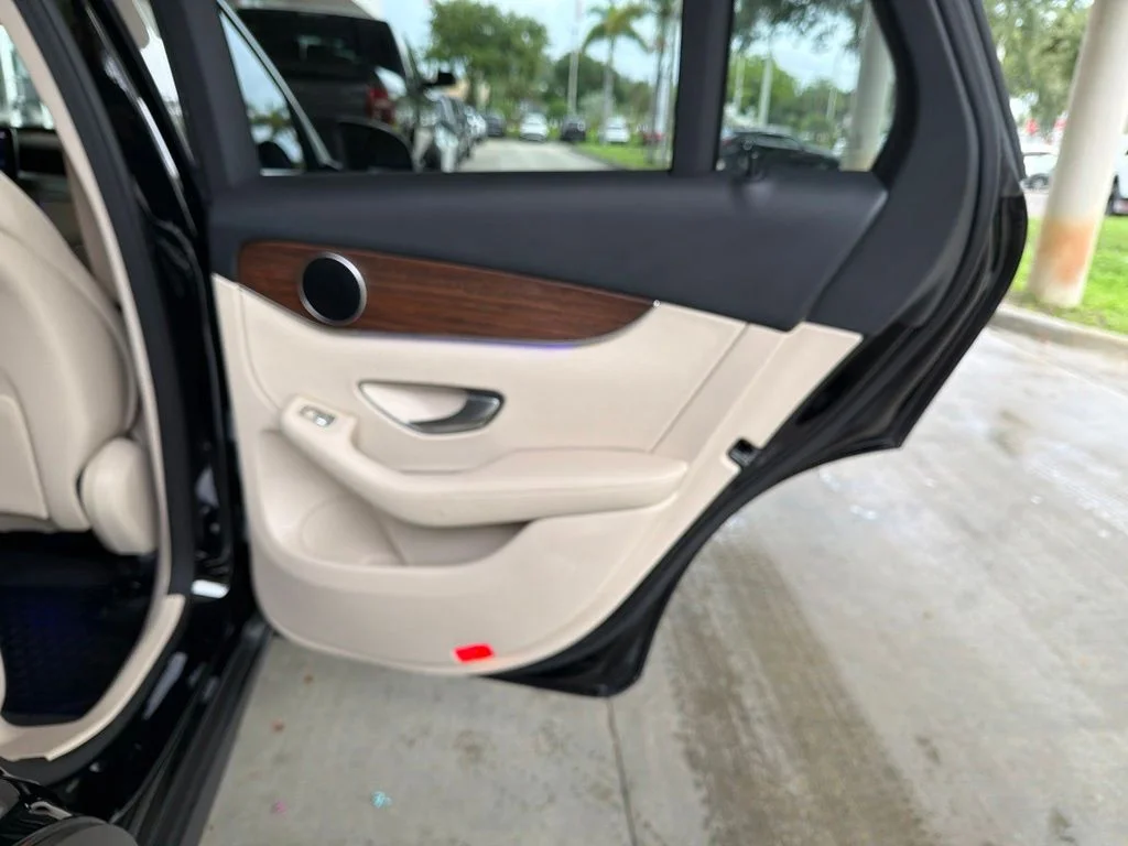 Used 2020 Black Mercedes-Benz GLC 300 image 37