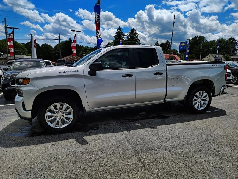 Used 2020 Silver Chevrolet Custom image 8