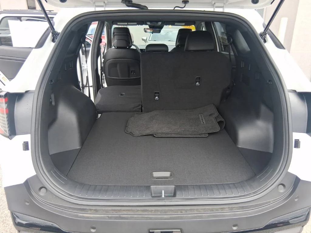 Used 2026 White Kia X-Line image 19