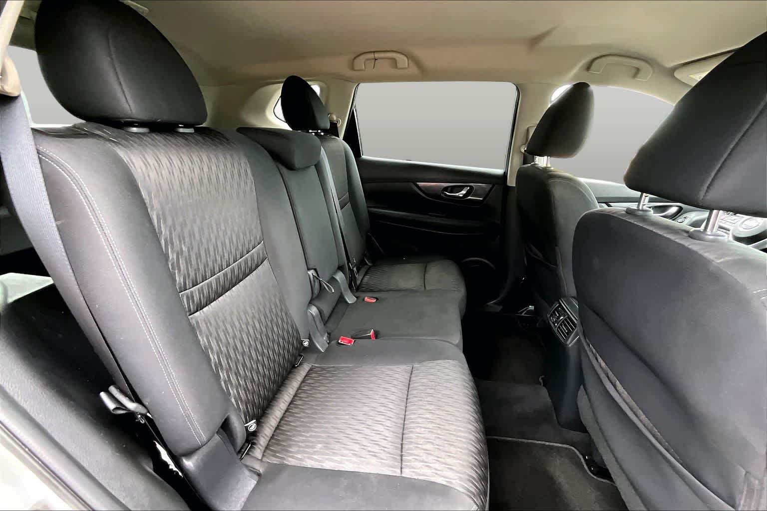 Used 2020 Brilliant Silver Metallic Nissan SV image 20
