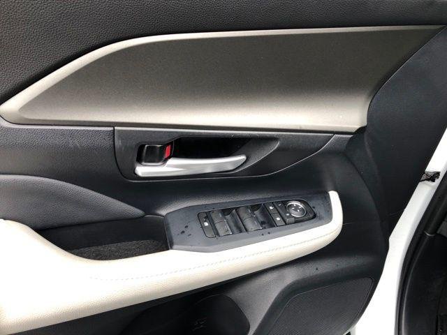 Certified Used 2024 WIND CHILL PEARL Toyota  image 22
