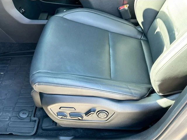 Used 2025 Gray Hyundai Calligraphy image 20