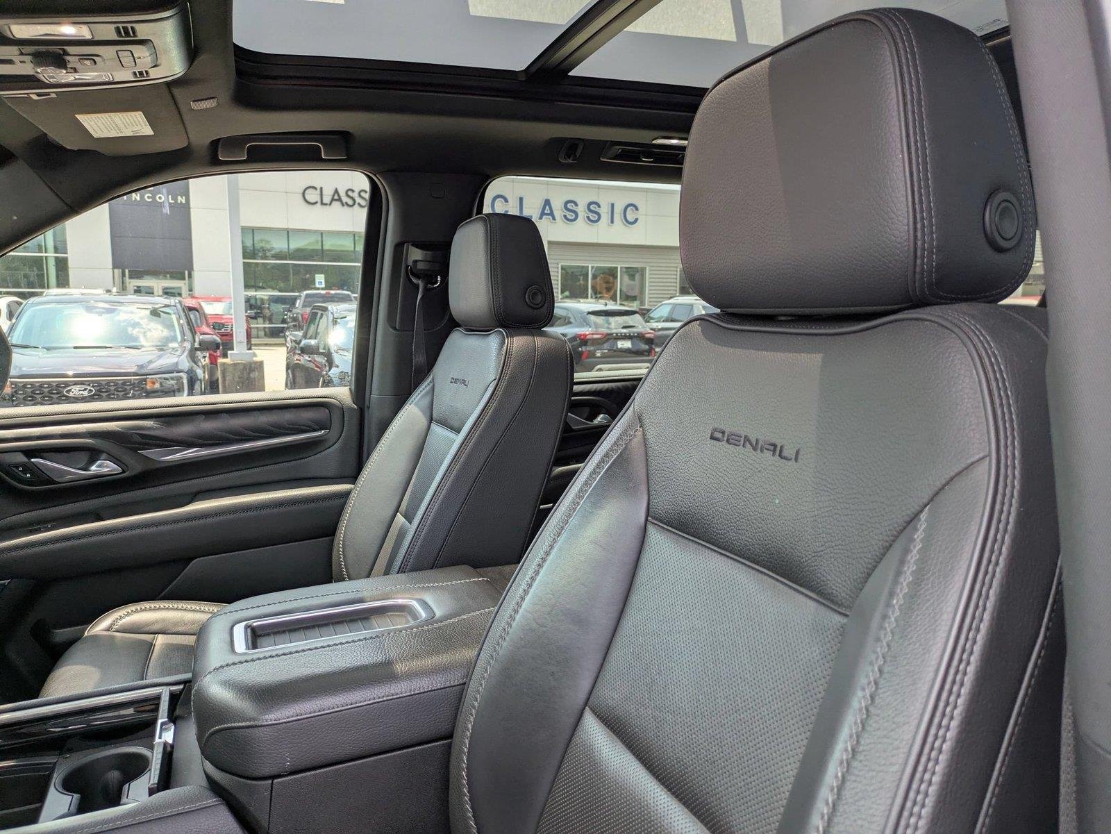 Used 2022 Onyx Black GMC Denali image 14