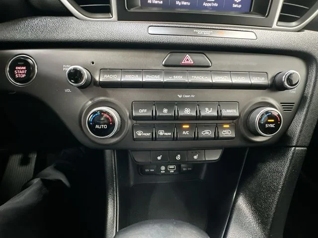 Used 2017 White Kia EX image 18