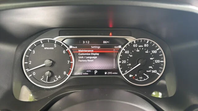 Used 2023 Pearl White Tricoat Nissan SL image 32