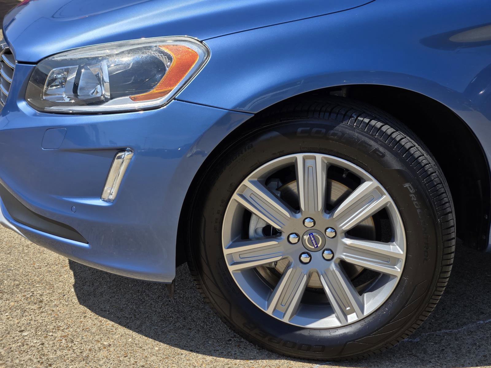 Used 2017 Blue Metallic Volvo Inscription image 7